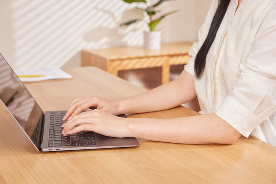 腕の負担を軽減し、作業効率を向上させます。